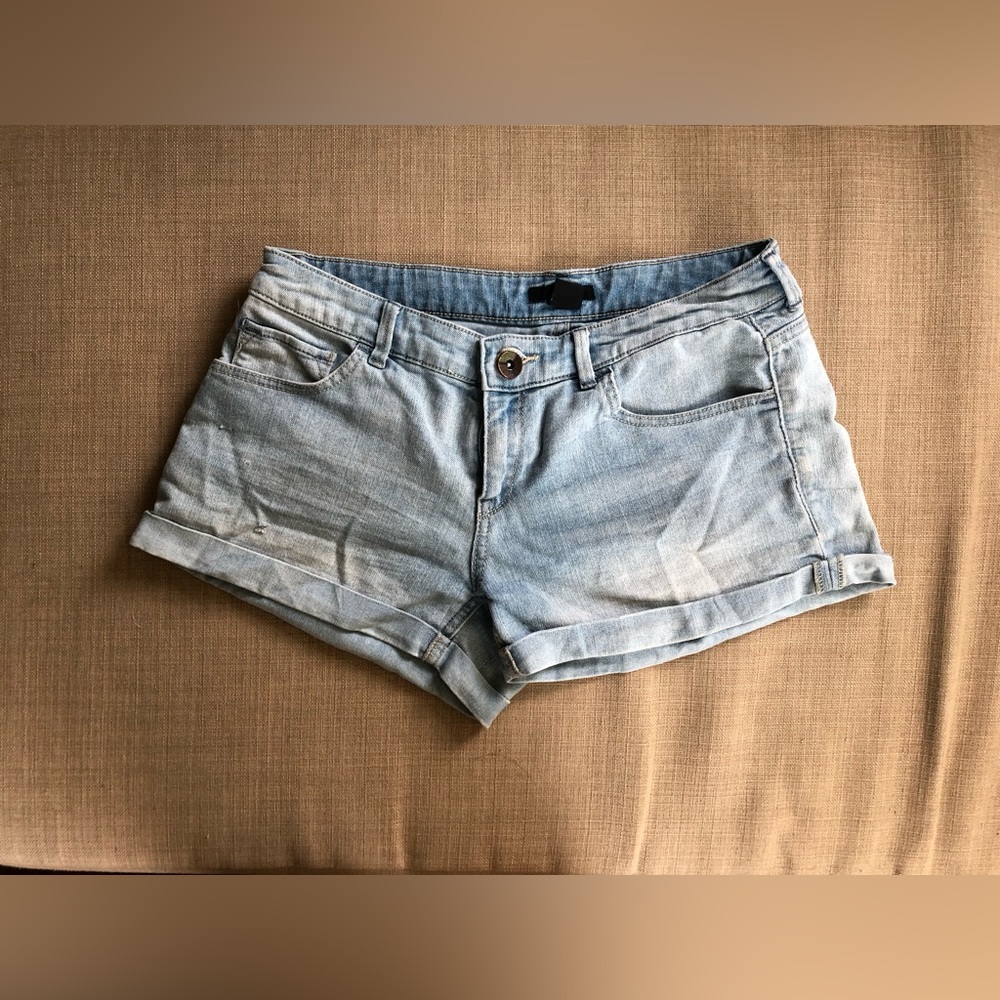 H&M• Blue Jean Cotton distressed Shorts
